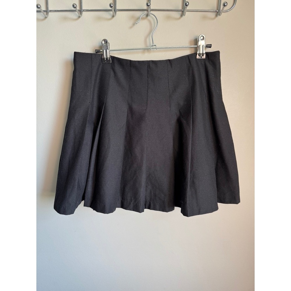 H&M Divided Pleated Mini Skirt Womens 6 Black Preppy Dark Academia Skater